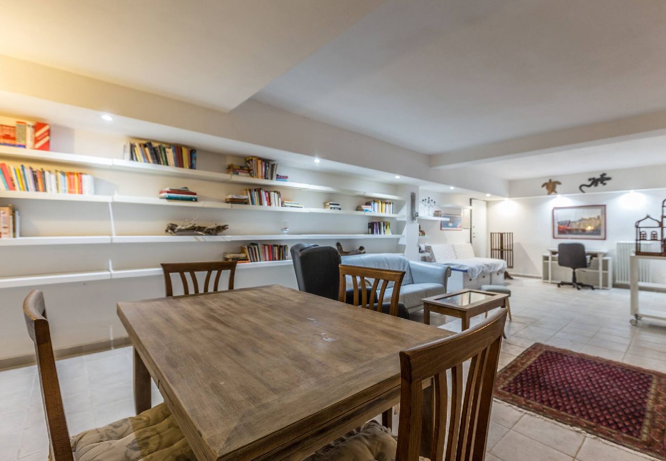 Apartment in Bologna - All´Ombra della Luna, Bologna By Short Holidays