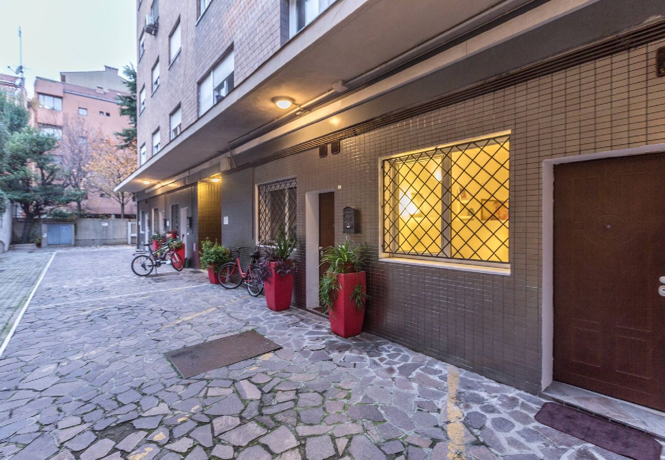 Apartment in Bologna - All´Ombra della Luna, Bologna By Short Holidays
