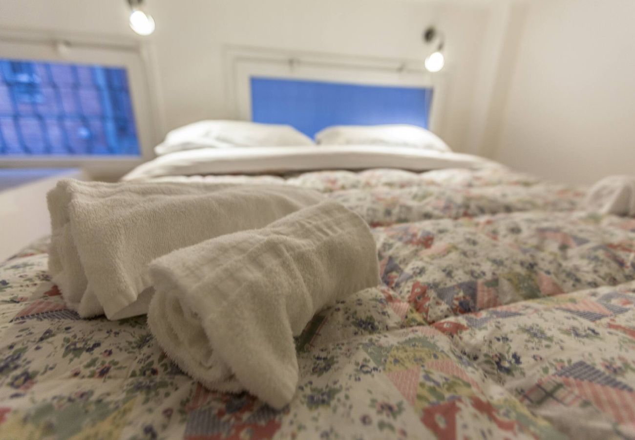 Apartment in Bologna - All´Ombra della Luna, Bologna By Short Holidays