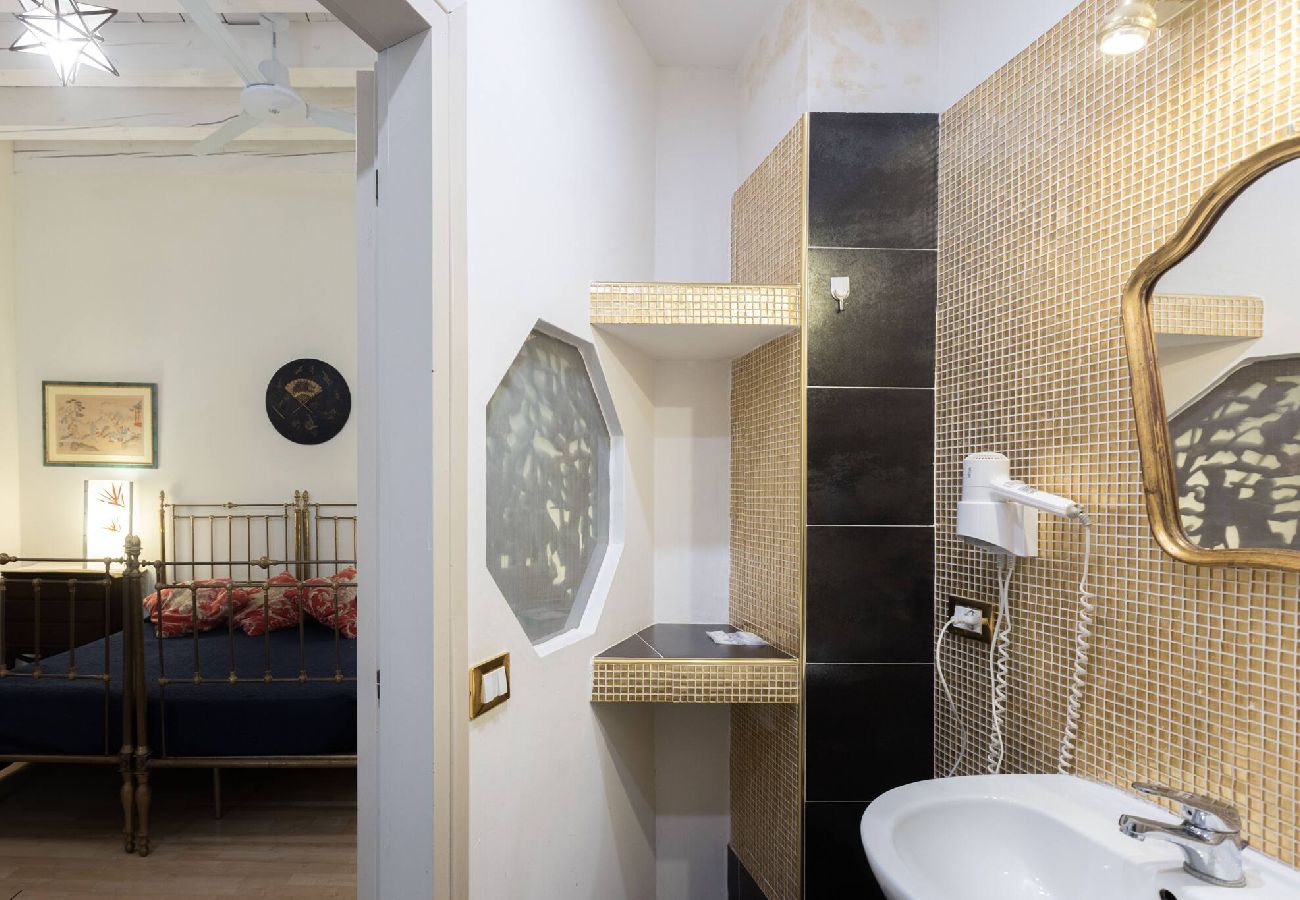 Rent by room in Bologna - Stanza Marco Polo, Bologna By Short Holidays