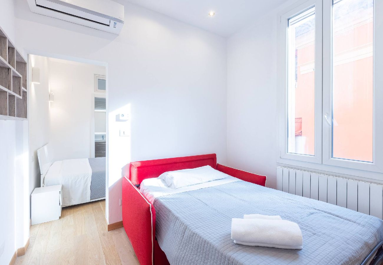 Apartment in Bologna - Garisenda, Bologna By Short Holidays