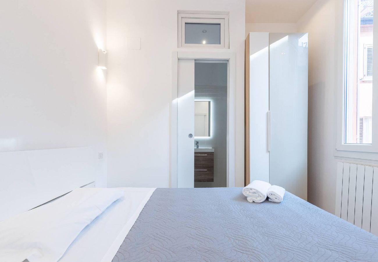 Apartment in Bologna - Garisenda, Bologna By Short Holidays
