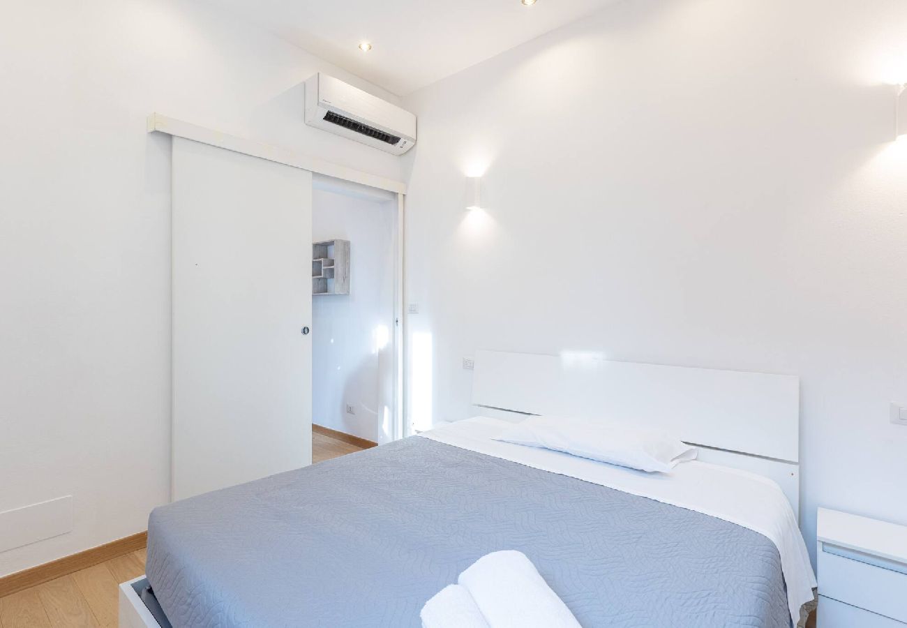 Apartment in Bologna - Garisenda, Bologna By Short Holidays