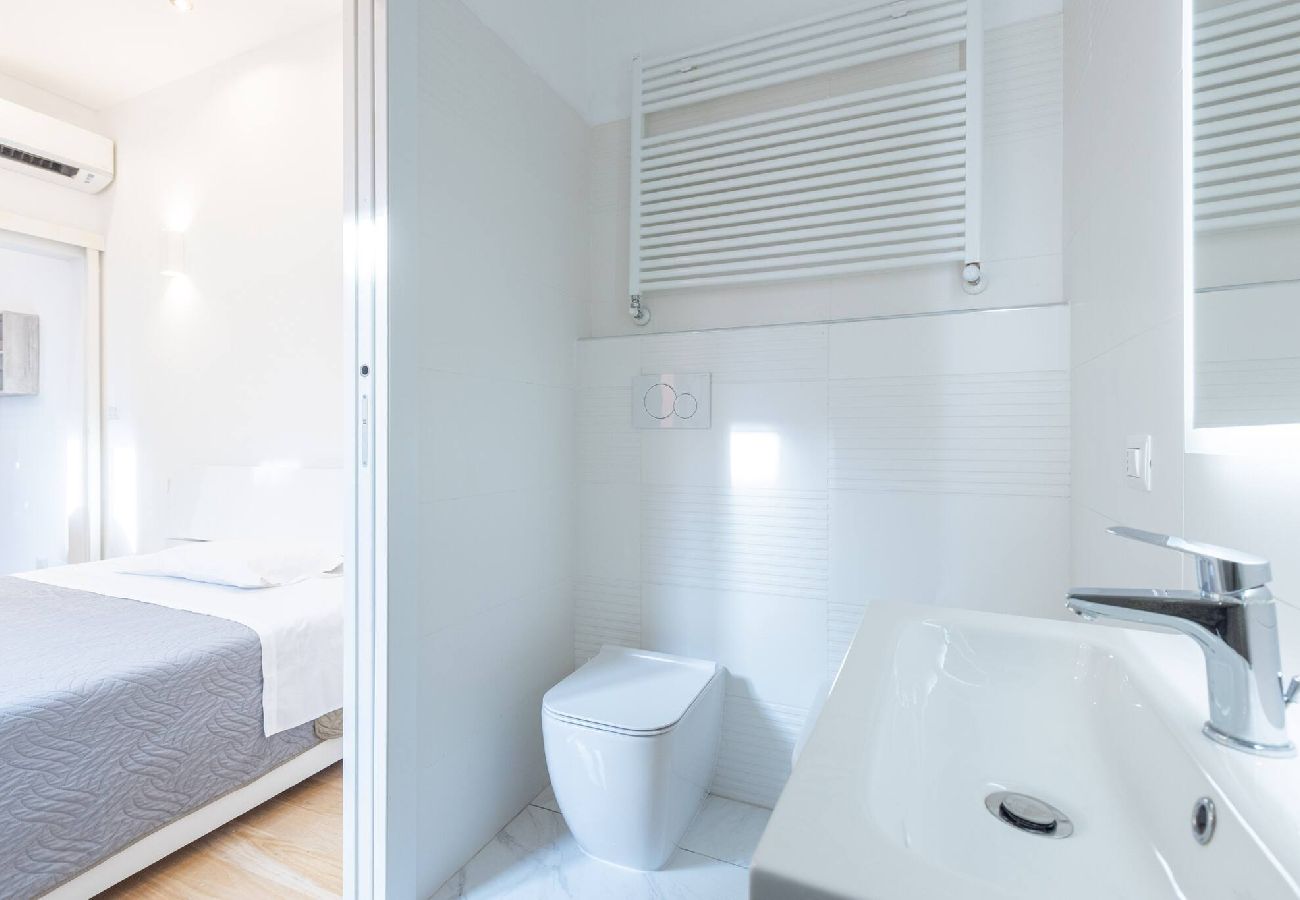 Apartment in Bologna - Garisenda, Bologna By Short Holidays