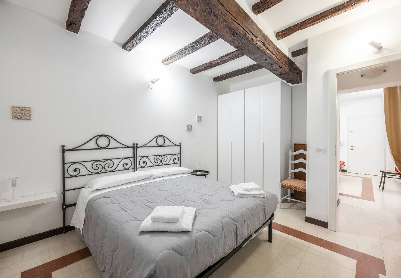 Apartment in Bologna - Ambra Maison, Bologna by Short Holidays