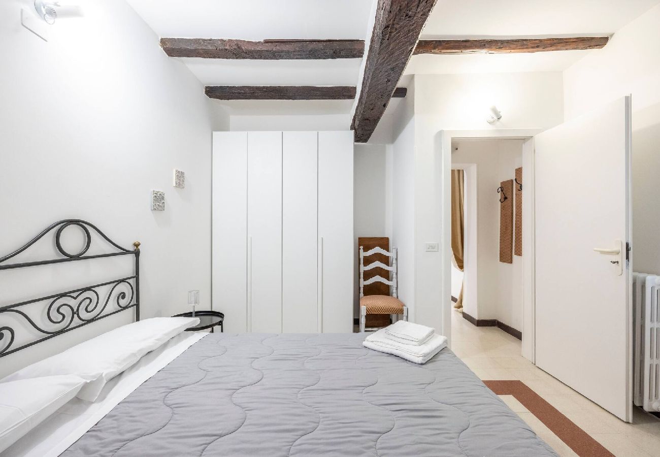 Apartment in Bologna - Ambra Maison, Bologna by Short Holidays