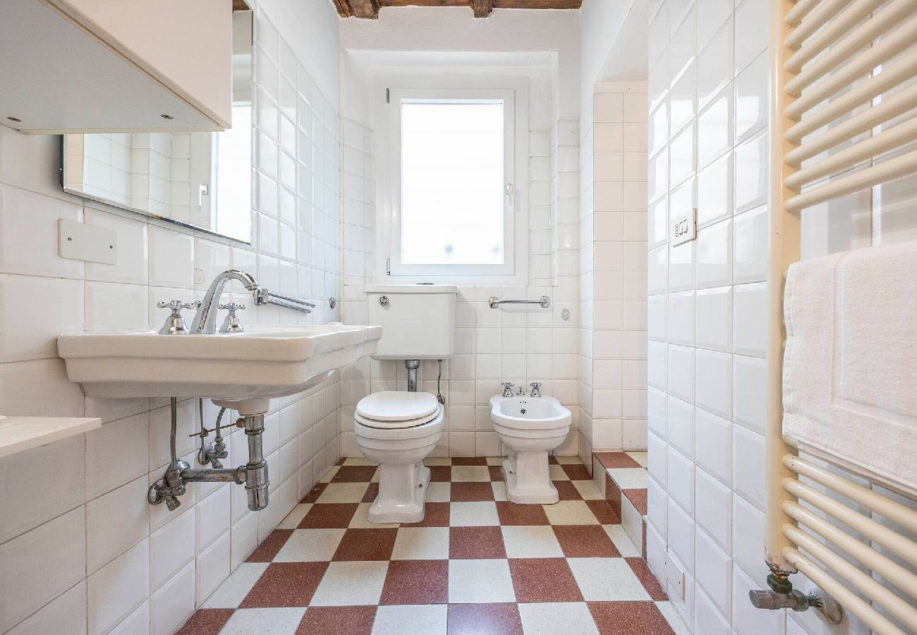 Apartment in Bologna - Ambra Maison, Bologna by Short Holidays