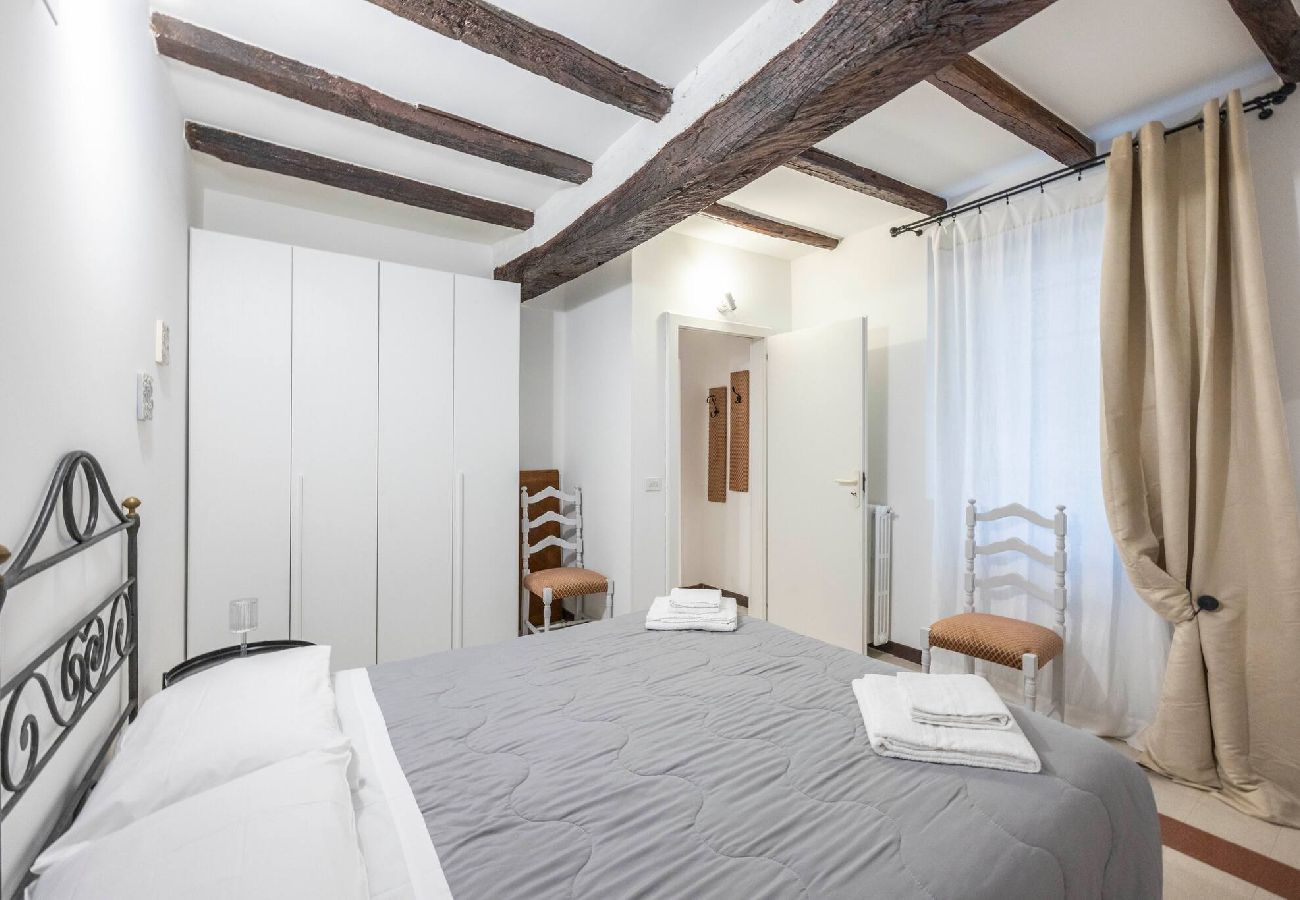 Apartment in Bologna - Ambra Maison, Bologna by Short Holidays