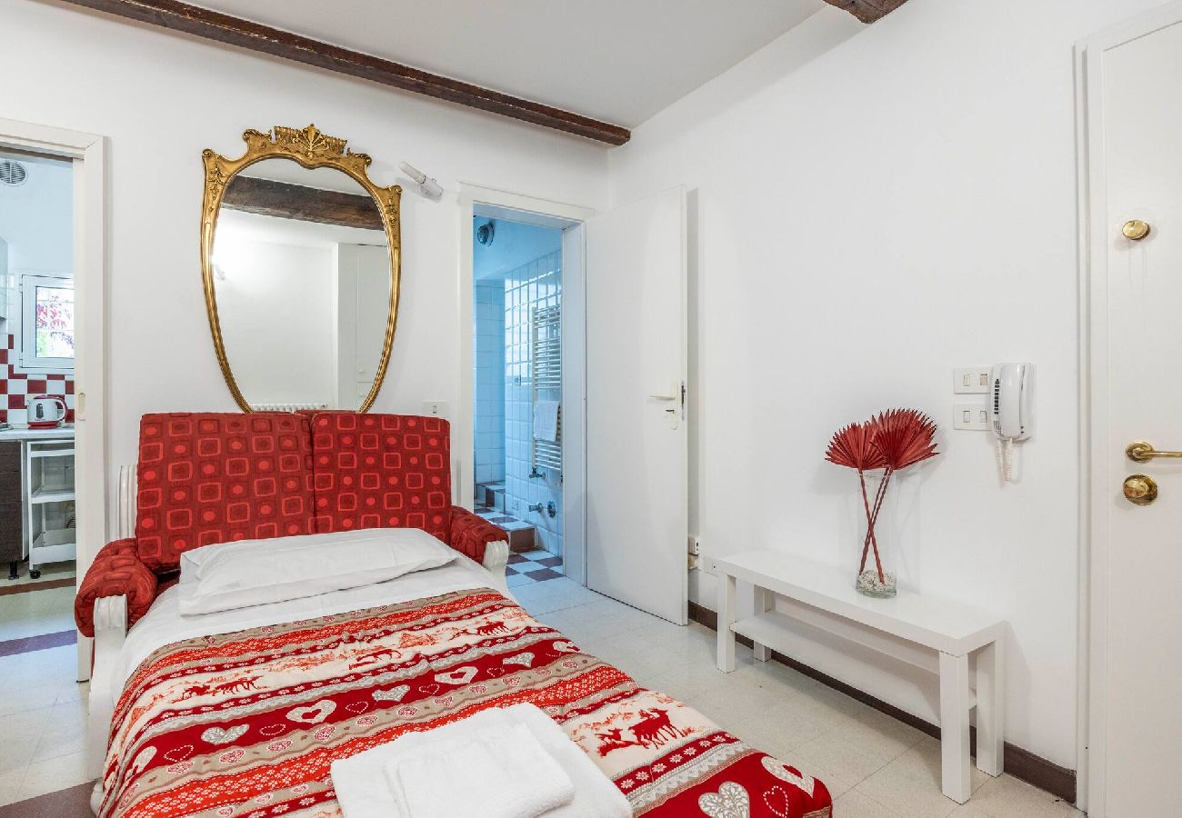 Apartment in Bologna - Ambra Maison, Bologna by Short Holidays
