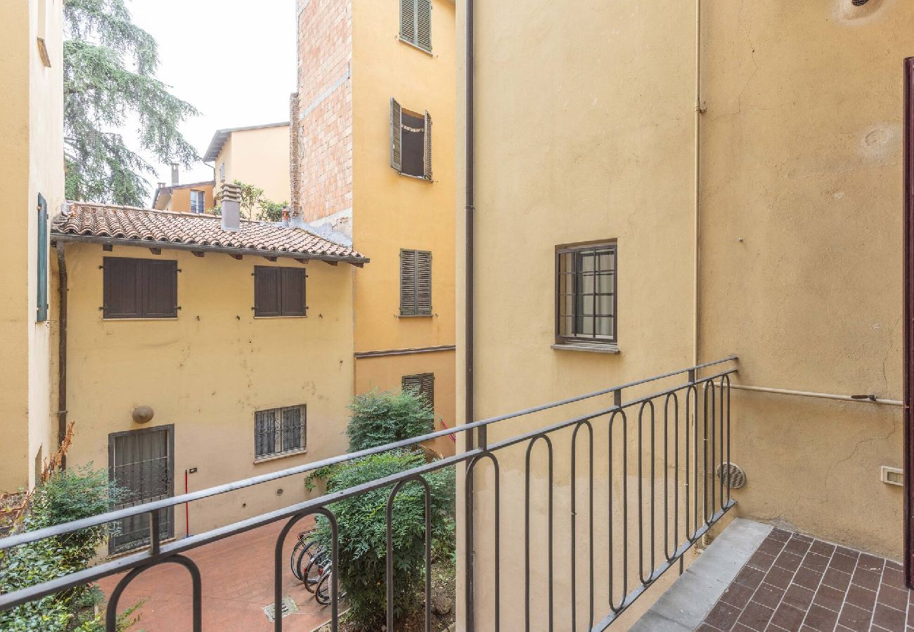 Apartment in Bologna - Ubaldini, Bologna By Short Holidays