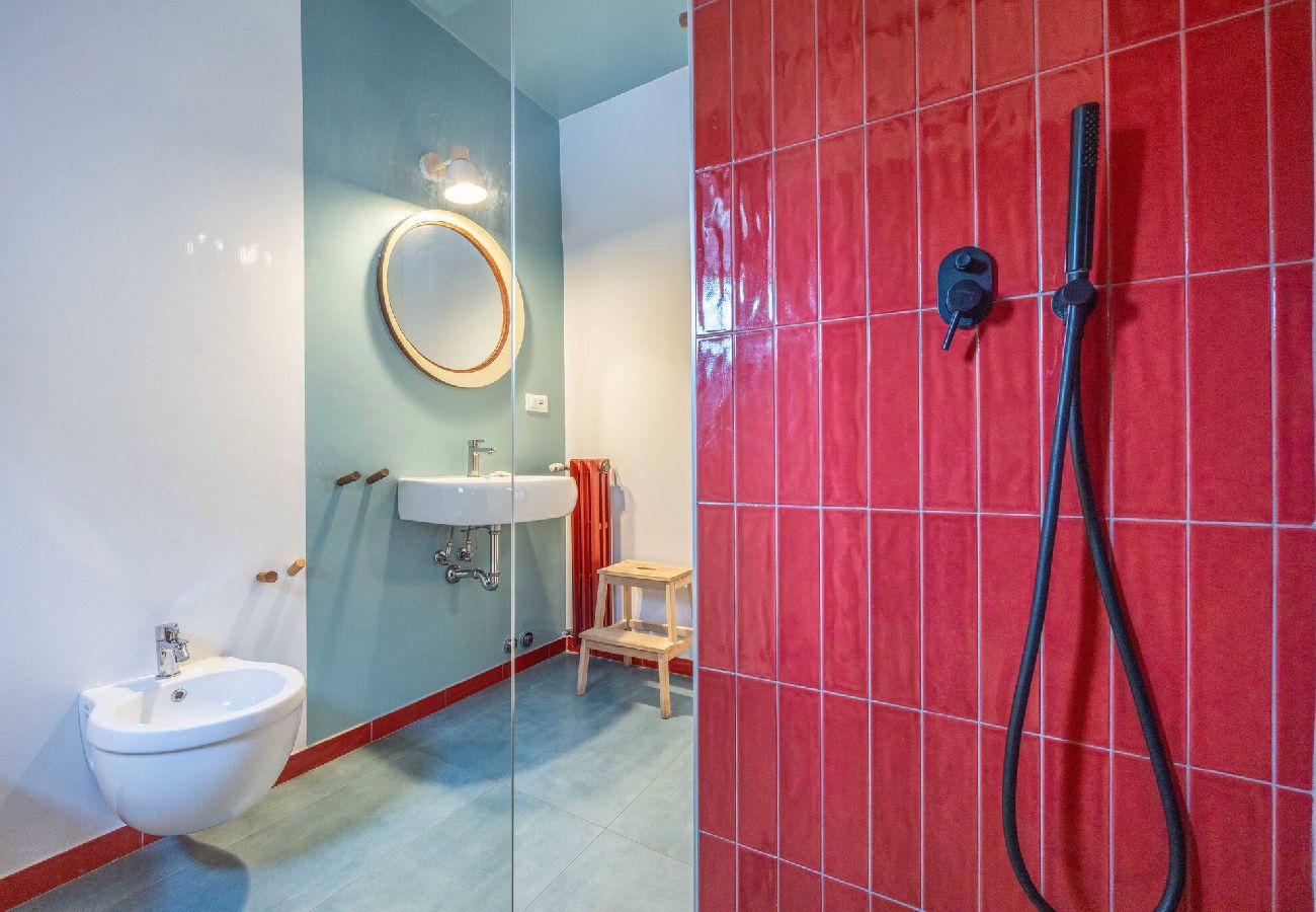 Rent by room in Bologna - Stanza Quadri, Bologna