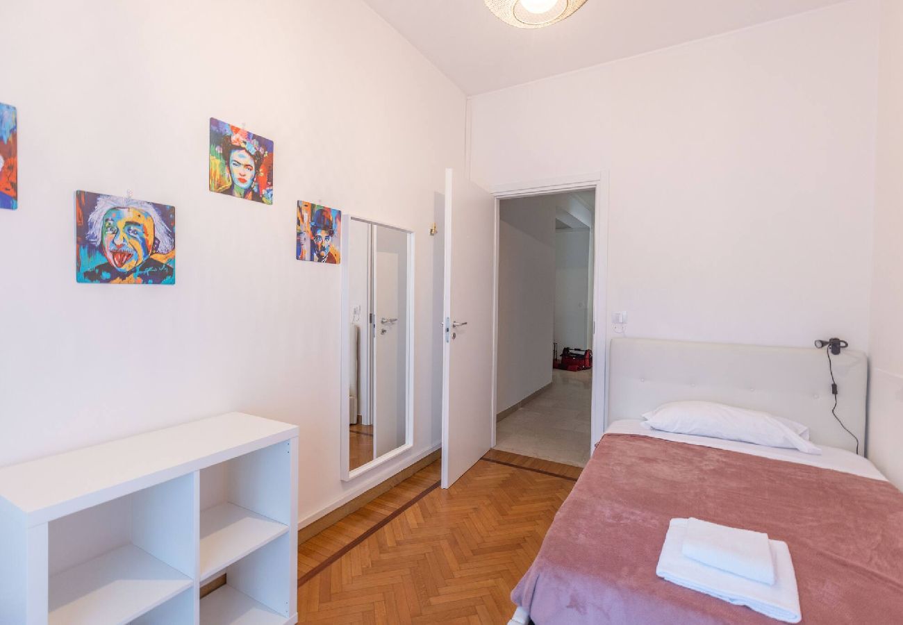 Apartment in Bologna - La Finestra Sul Centro, Bologna By Short Holidays