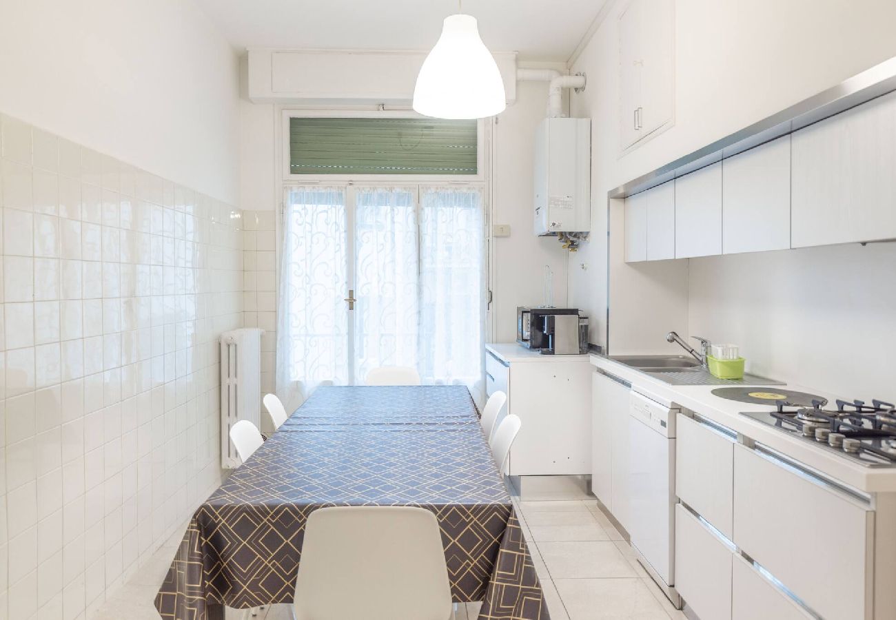 Apartment in Bologna - La Finestra Sul Centro, Bologna By Short Holidays