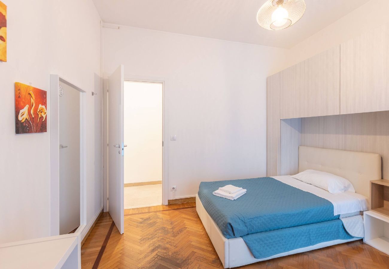 Apartment in Bologna - La Finestra Sul Centro, Bologna By Short Holidays