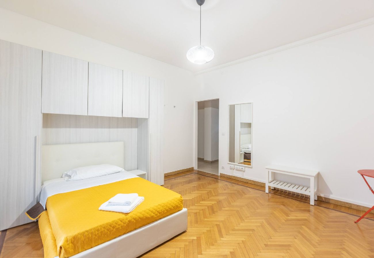 Apartment in Bologna - La Finestra Sul Centro, Bologna By Short Holidays