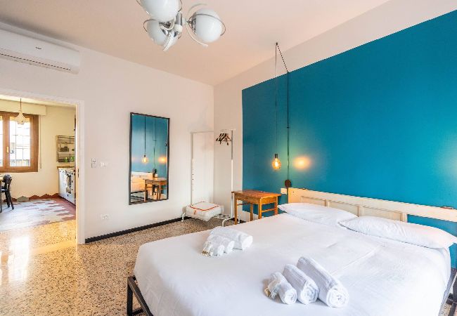 Rent by room in Bologna - Stanza Cuori, Bologna