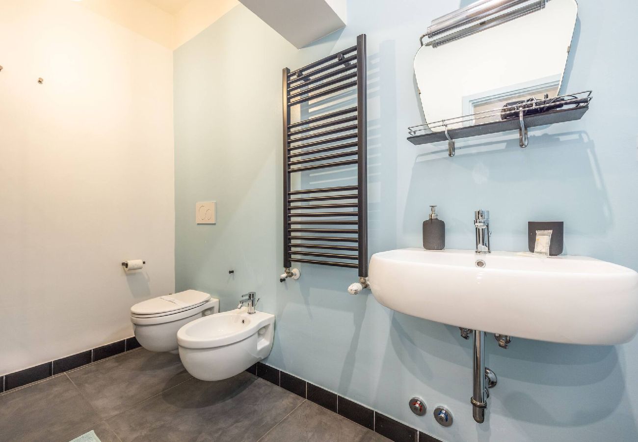 Rent by room in Bologna - Stanza Cuori, Bologna