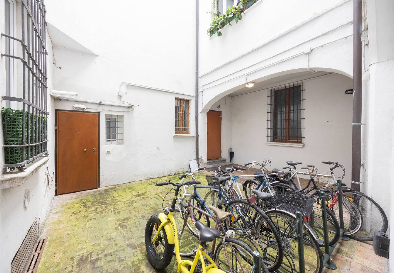 Apartment in Bologna - Family & Friends, Bologna by Short Holidays