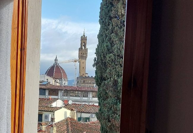 Apartment in Florencia - Old Bridge, Firenze by Short Holidays