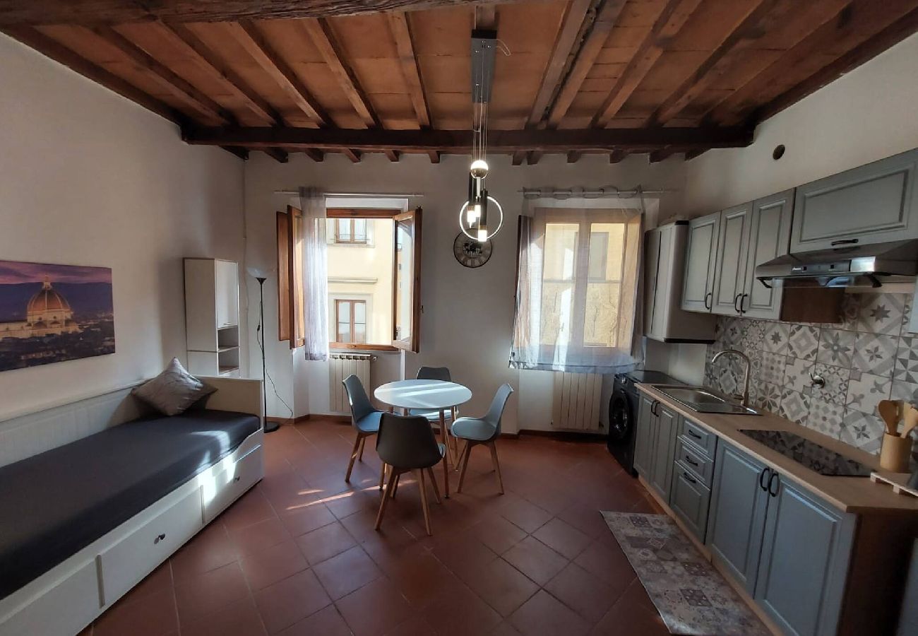 Apartment in Florence - Old Bridge, Firenze by Short Holidays