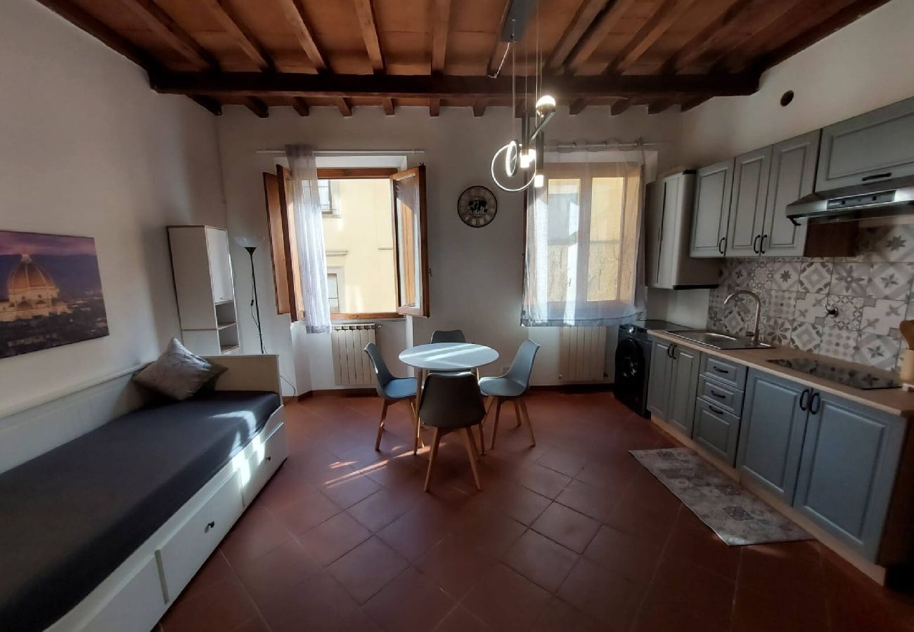 Apartment in Florence - Old Bridge, Firenze by Short Holidays