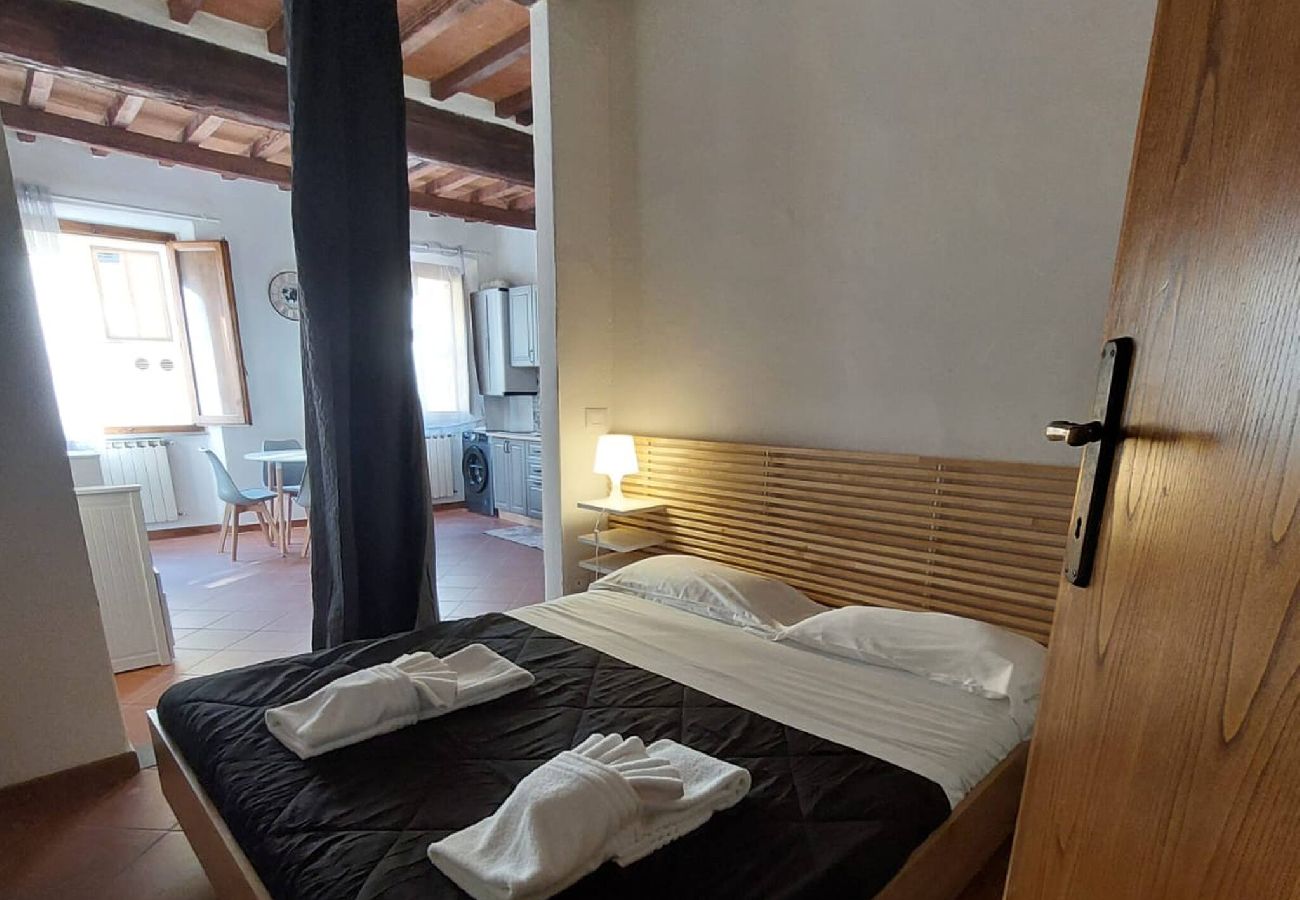 Apartment in Florence - Old Bridge, Firenze by Short Holidays