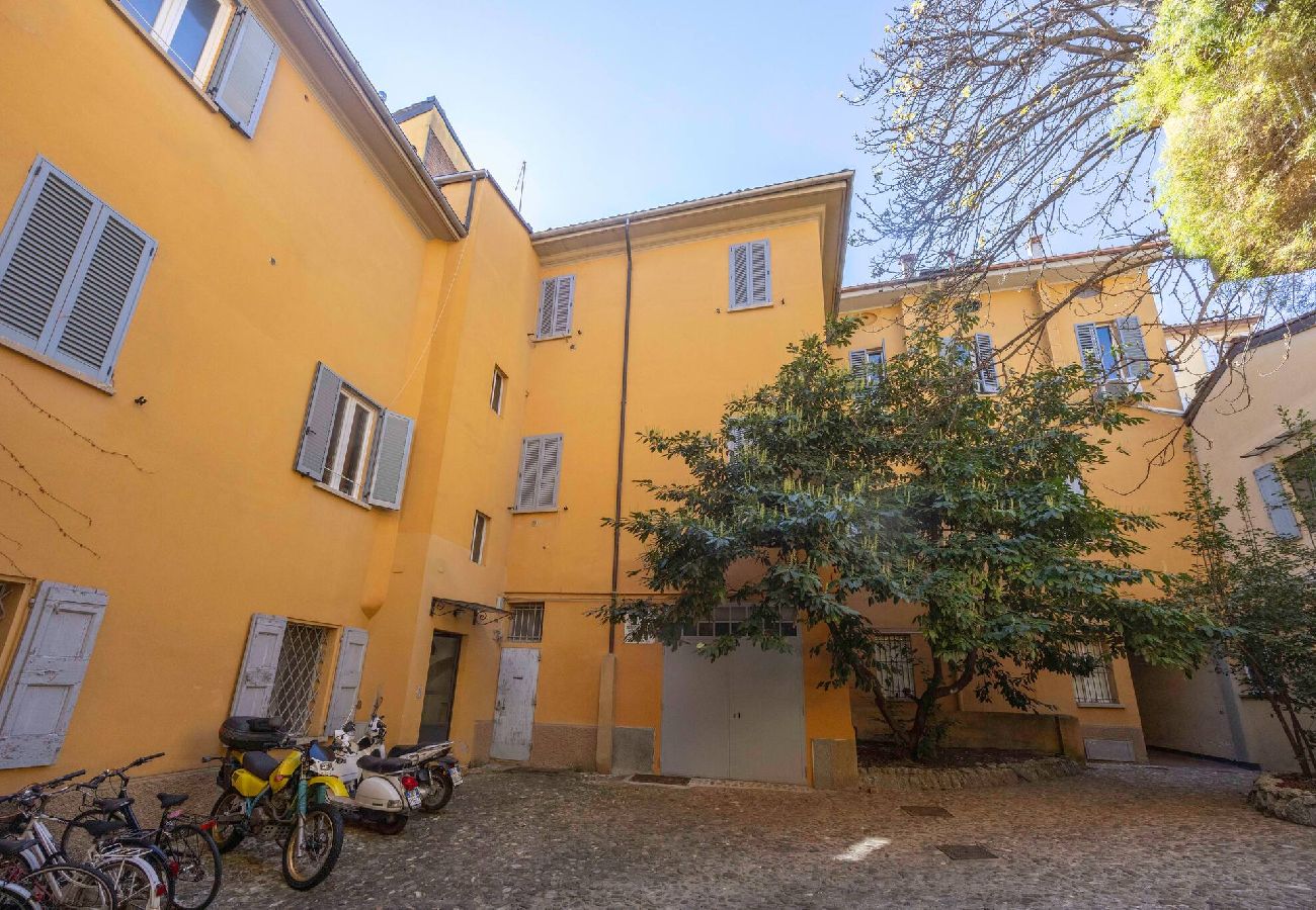 Apartment in Bologna - Santo Stefano 2, Bologna by Short Holidays
