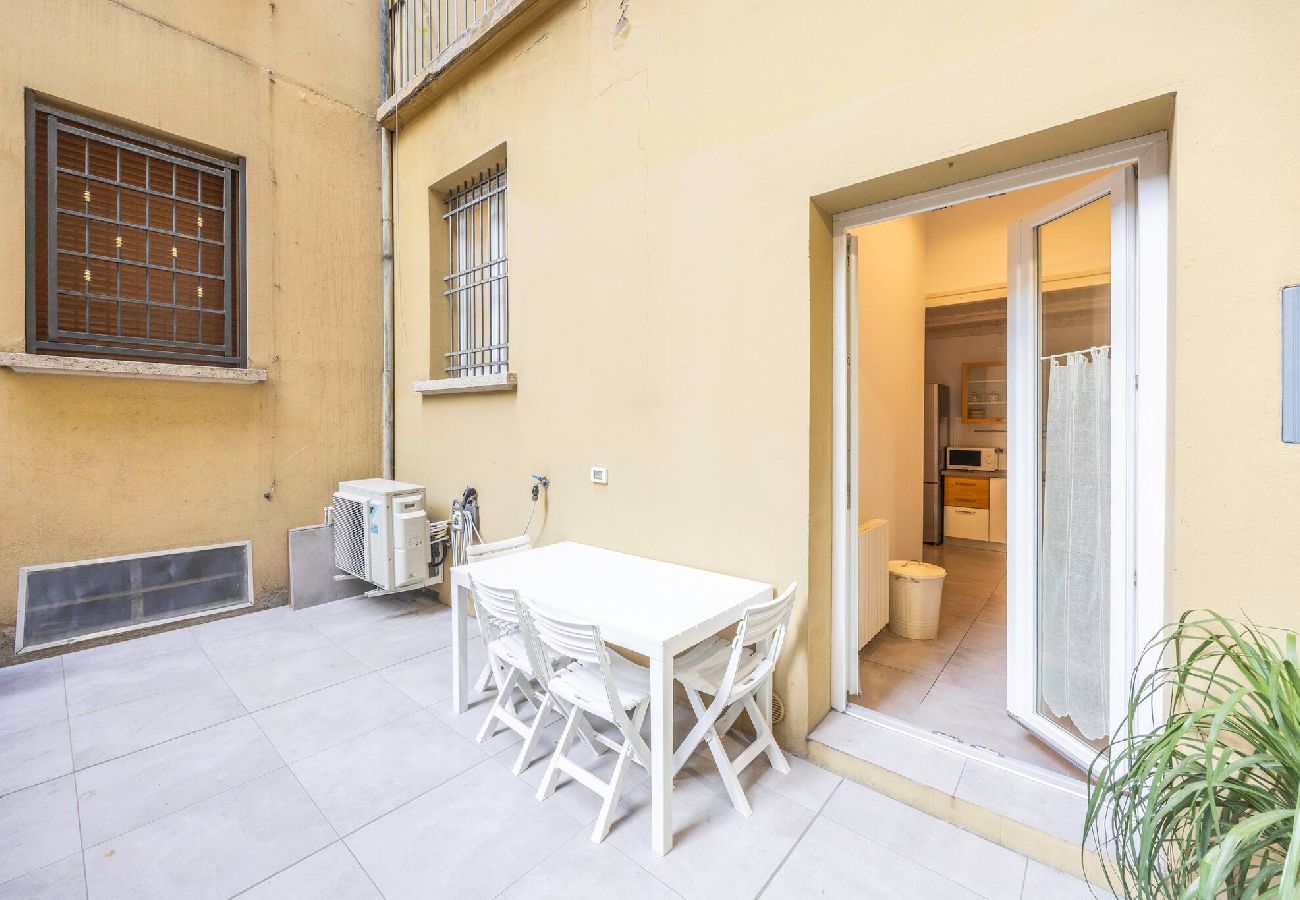 Apartment in Bologna - Casa dei Fiori, Bologna by Short Holidays