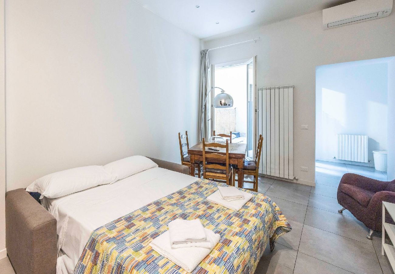 Apartment in Bologna - Casa dei Fiori, Bologna by Short Holidays