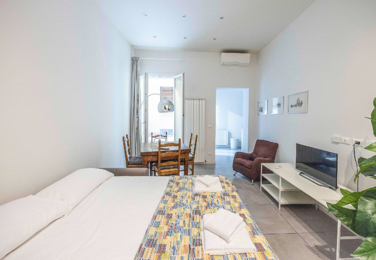 Apartment in Bologna - Casa dei Fiori, Bologna by Short Holidays