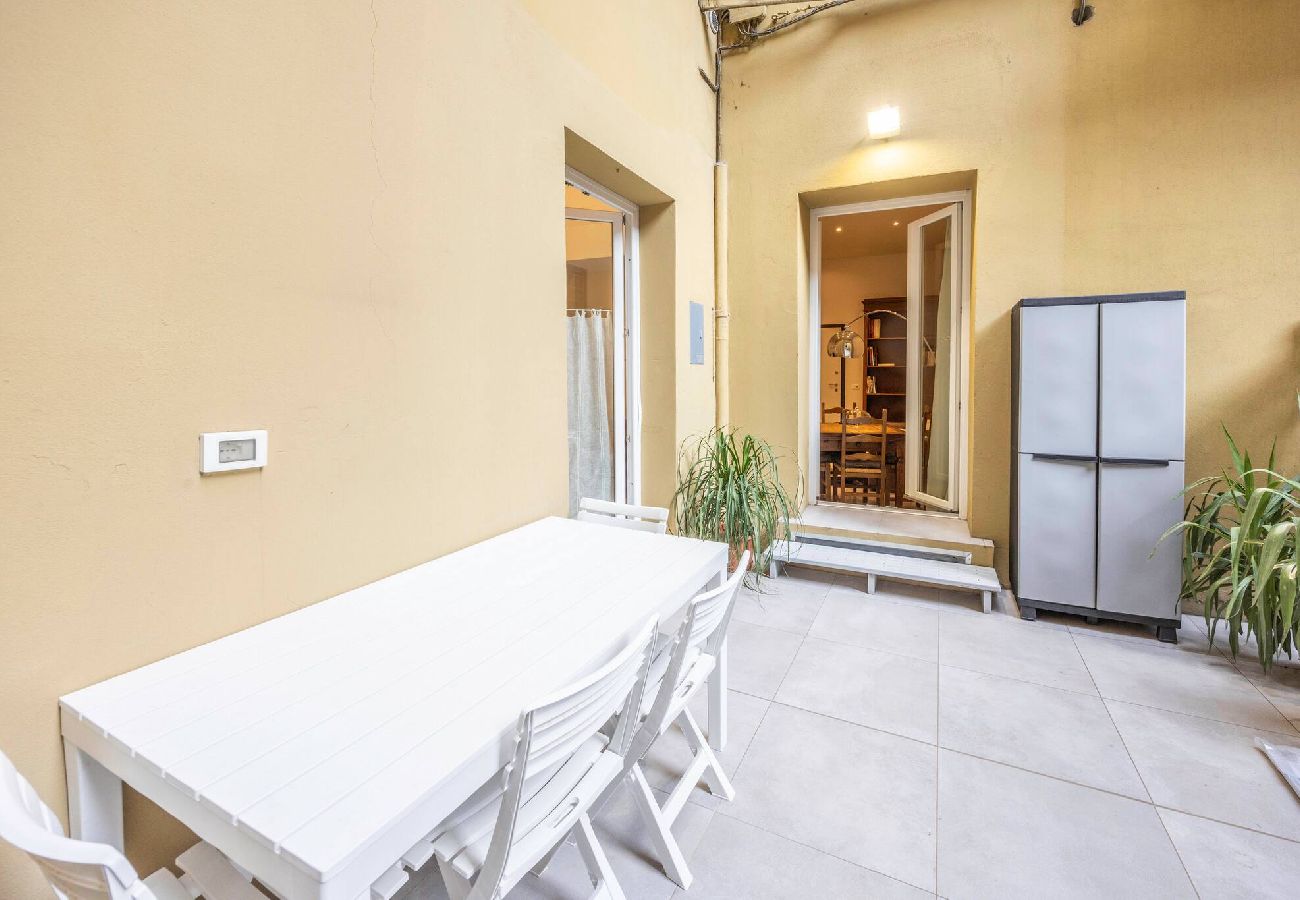 Apartment in Bologna - Casa dei Fiori, Bologna by Short Holidays
