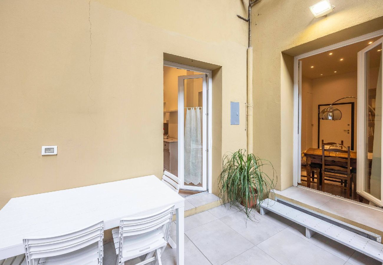 Apartment in Bologna - Casa dei Fiori, Bologna by Short Holidays