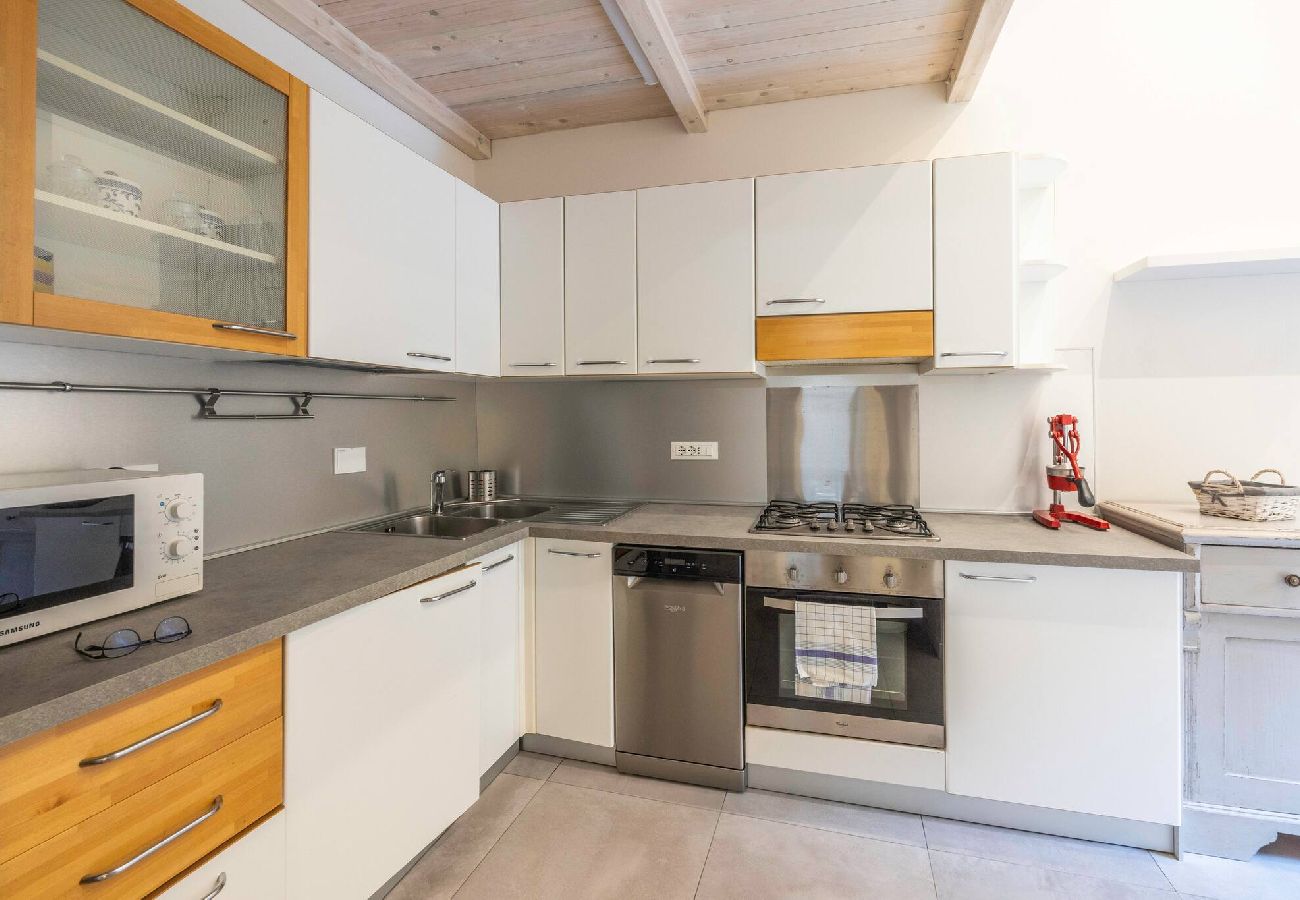 Apartment in Bologna - Casa dei Fiori, Bologna by Short Holidays