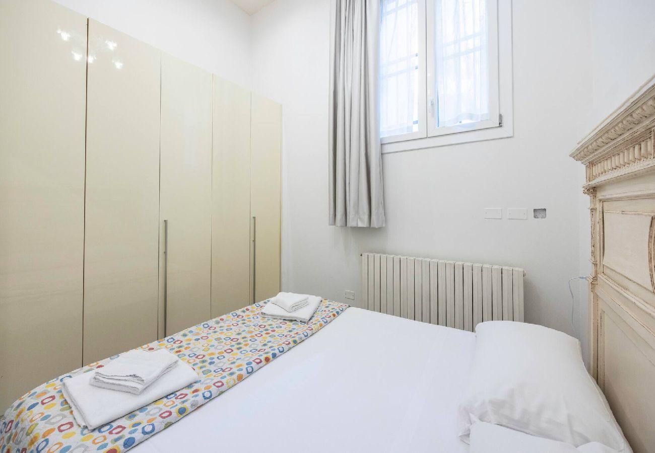 Apartment in Bologna - Casa dei Fiori, Bologna by Short Holidays