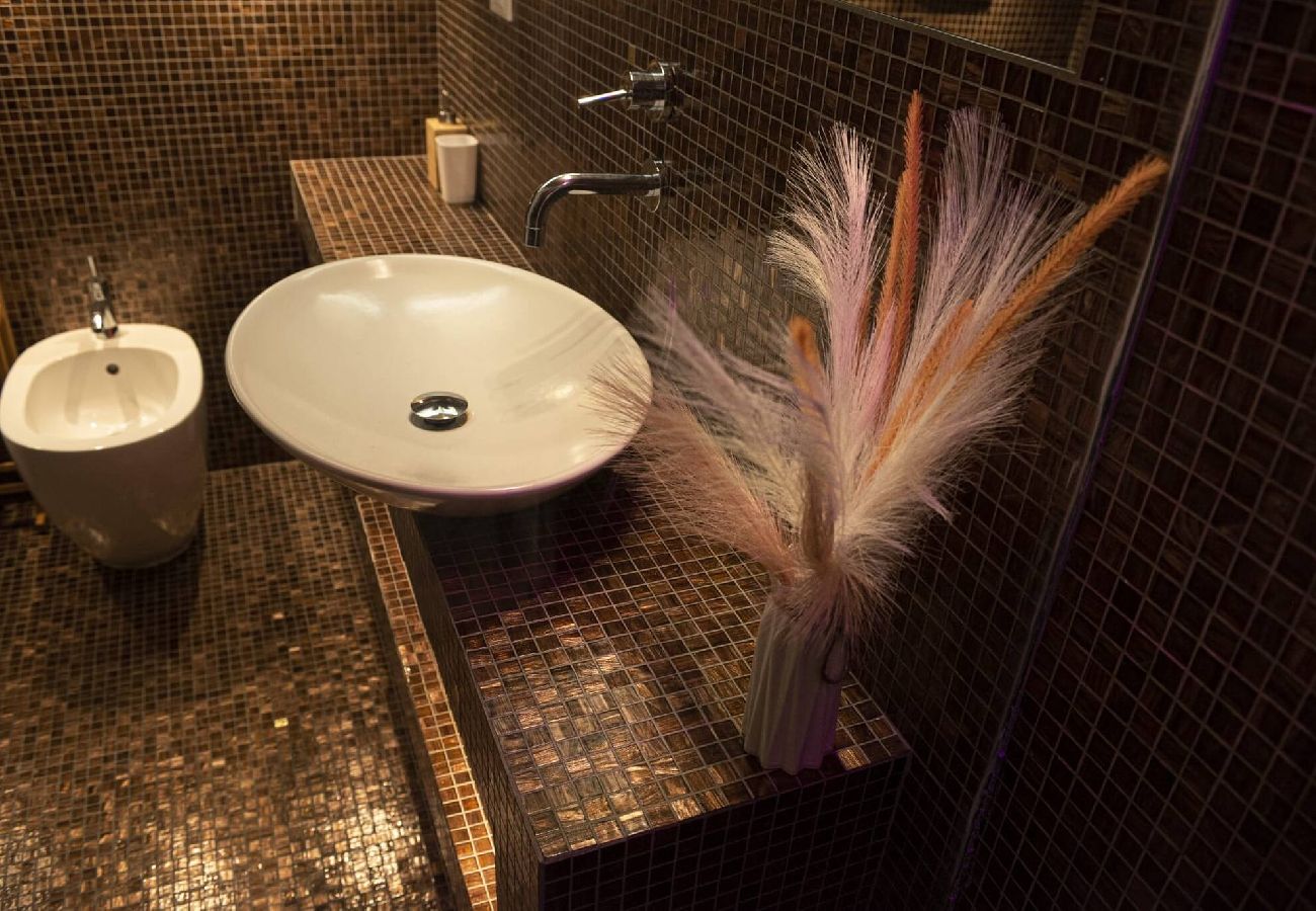 Apartment in Bologna - Gramsci, Bologna by Short Holidays