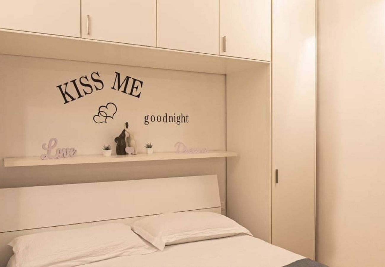 Apartment in Bologna - Gramsci, Bologna by Short Holidays