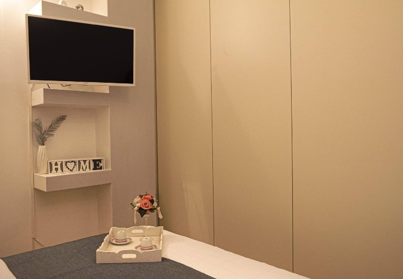 Apartment in Bologna - Gramsci, Bologna by Short Holidays