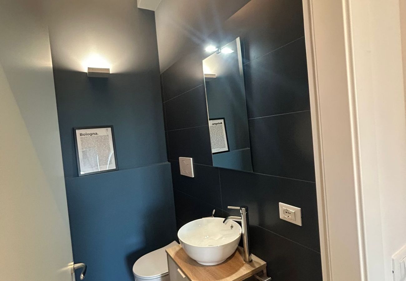 Apartment in Bologna - Daisy Big, Bologna by Short Holidays