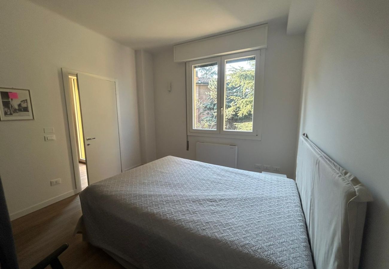 Apartment in Bologna - Daisy Small, Bologna by Short Holidays