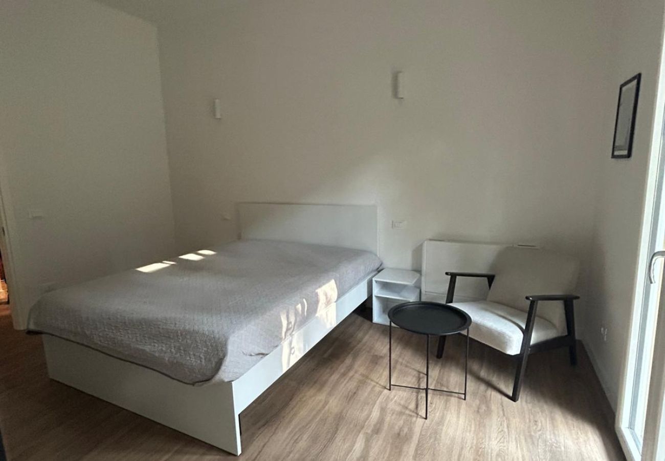 Apartment in Bologna - Daisy Small, Bologna by Short Holidays