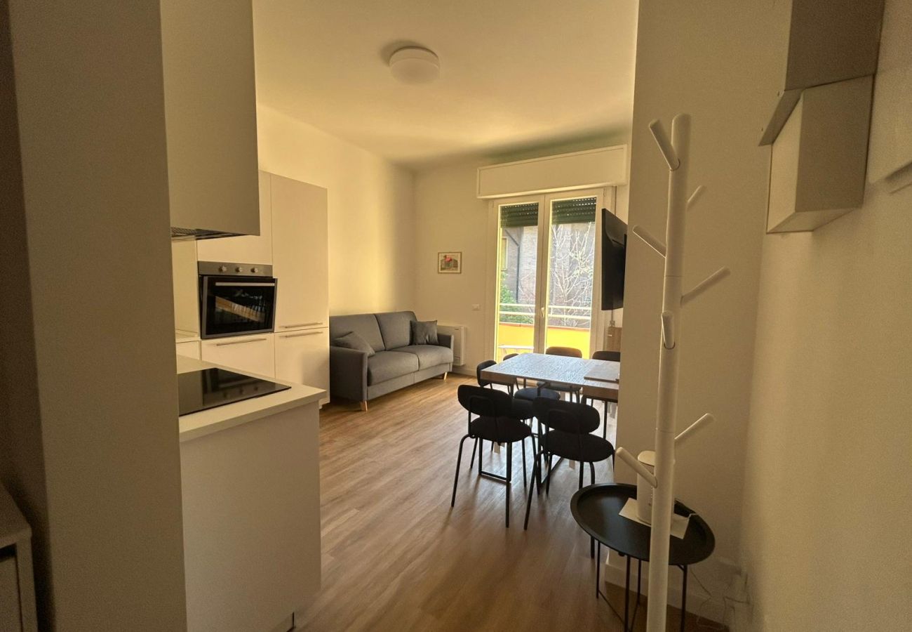 Apartment in Bologna - Daisy Small, Bologna by Short Holidays