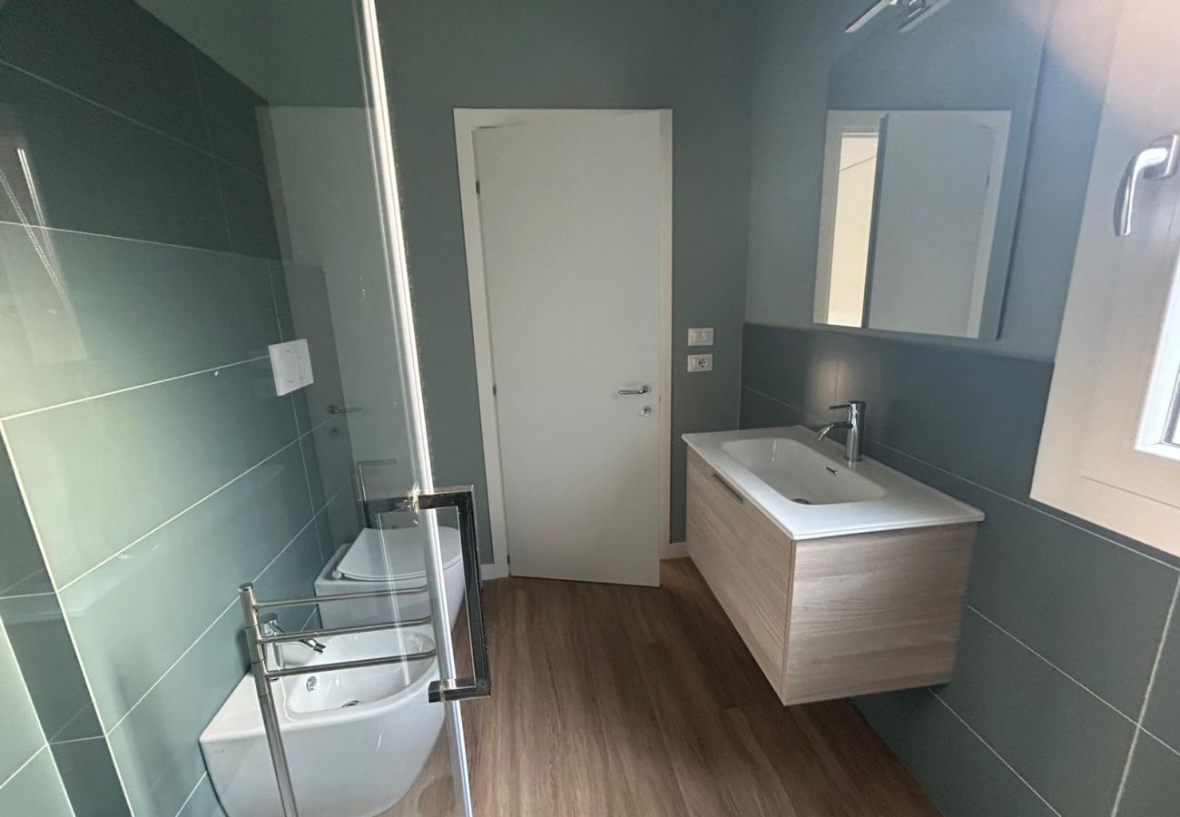 Apartment in Bologna - Daisy Small, Bologna by Short Holidays