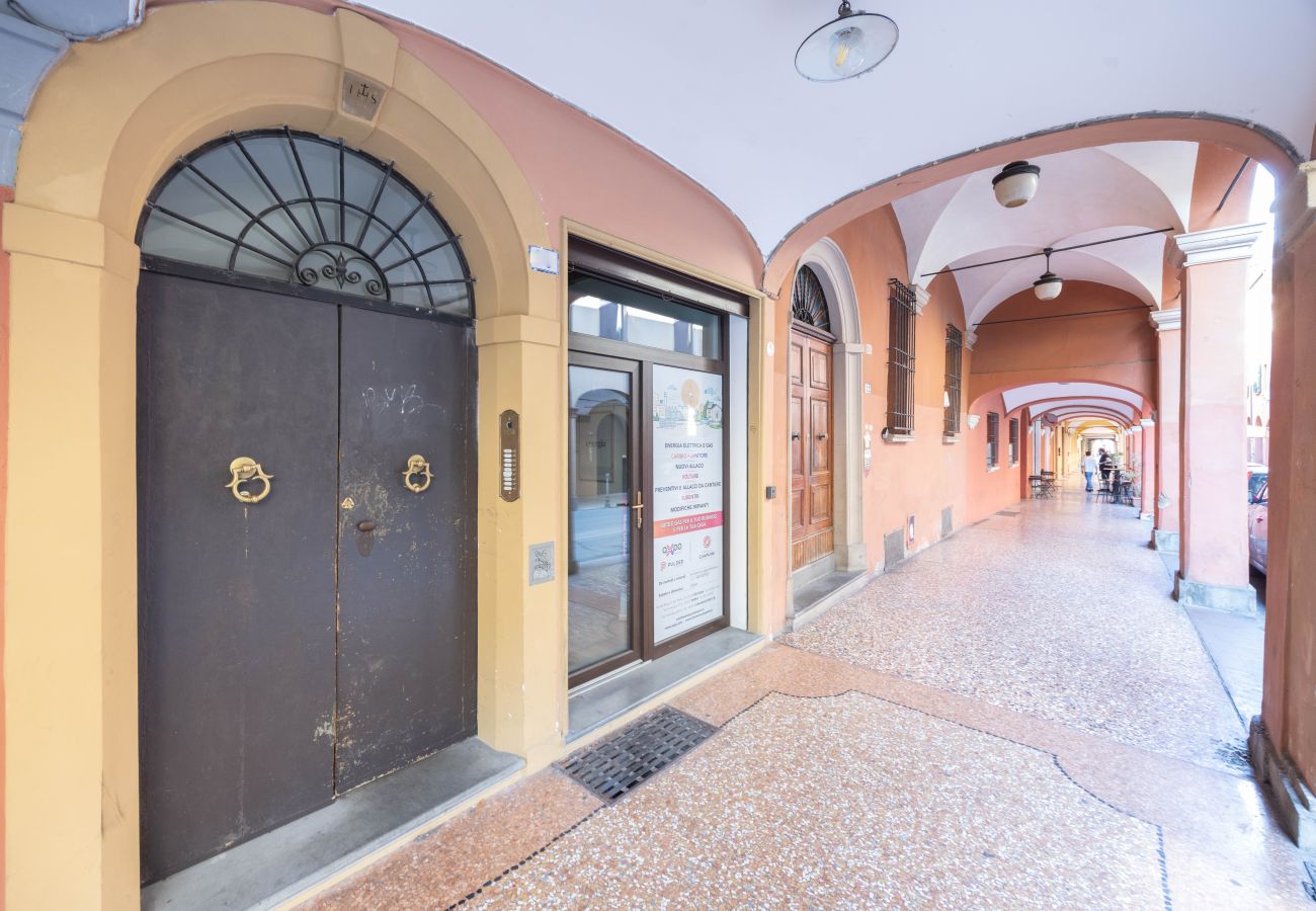 Apartment in Bologna - Borgo San Pietro Garden, Bologna by Short Holidays