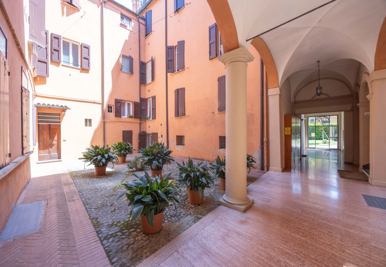 Apartment in Bologna - San Carlo, Bologna by Short Holidays